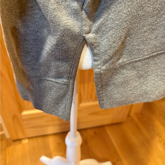 Crown & Ivy Gray pastel Elephant Graphic Sweatshirt vintage 90’s - Picture 4 of 11